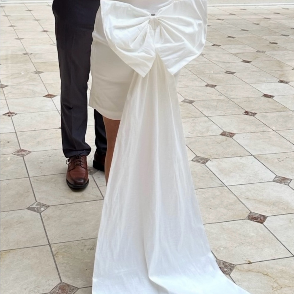 Elegant White Bow Dress